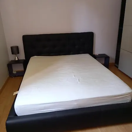 Nantes Aeroport 1-5 Couchages-Parking-Jardin Holiday home